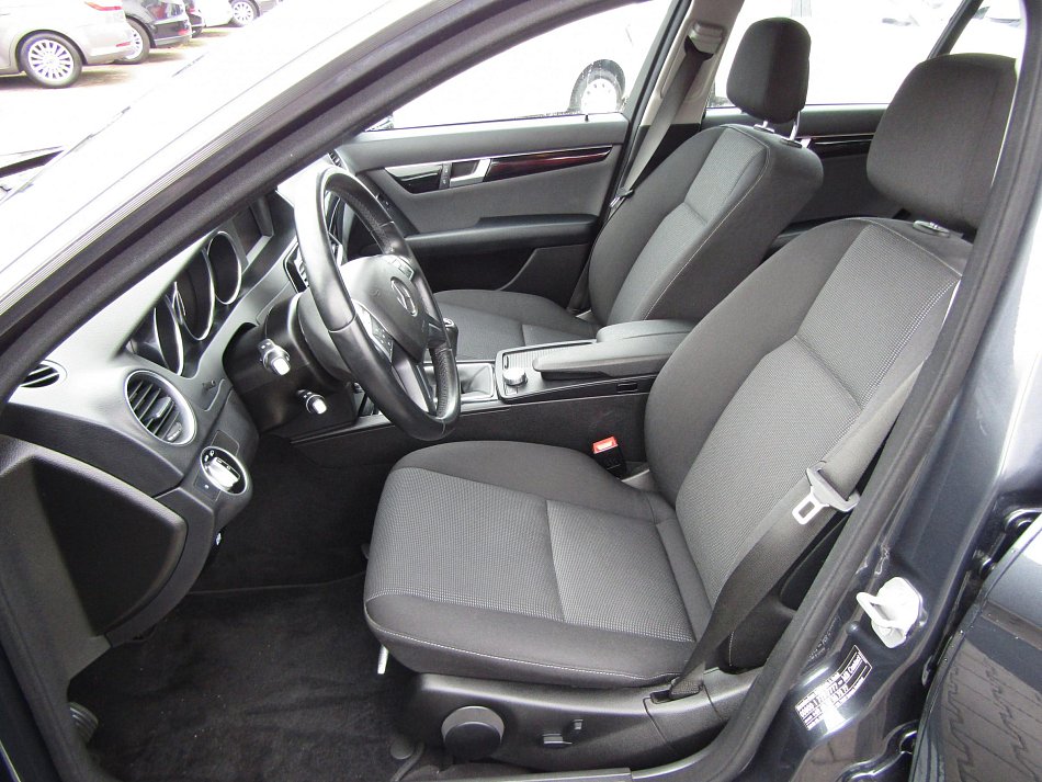 Mercedes-Benz Třída C 2.0 CDi 