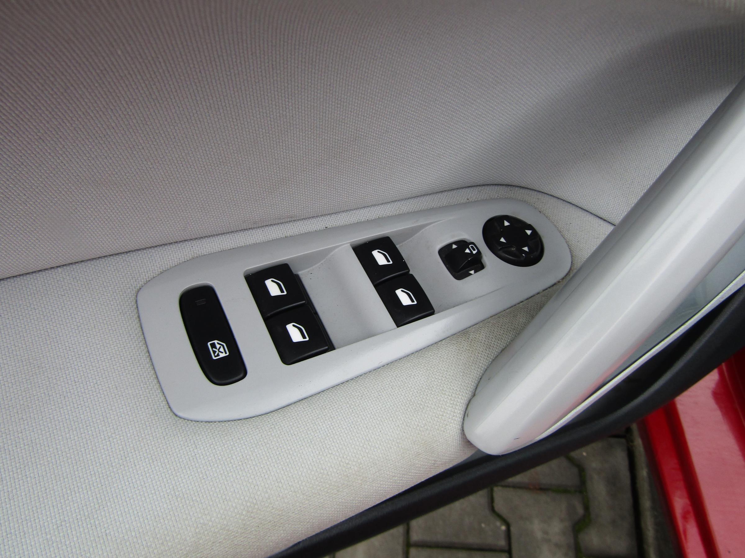 Peugeot 308, 2014 - pohled č. 12