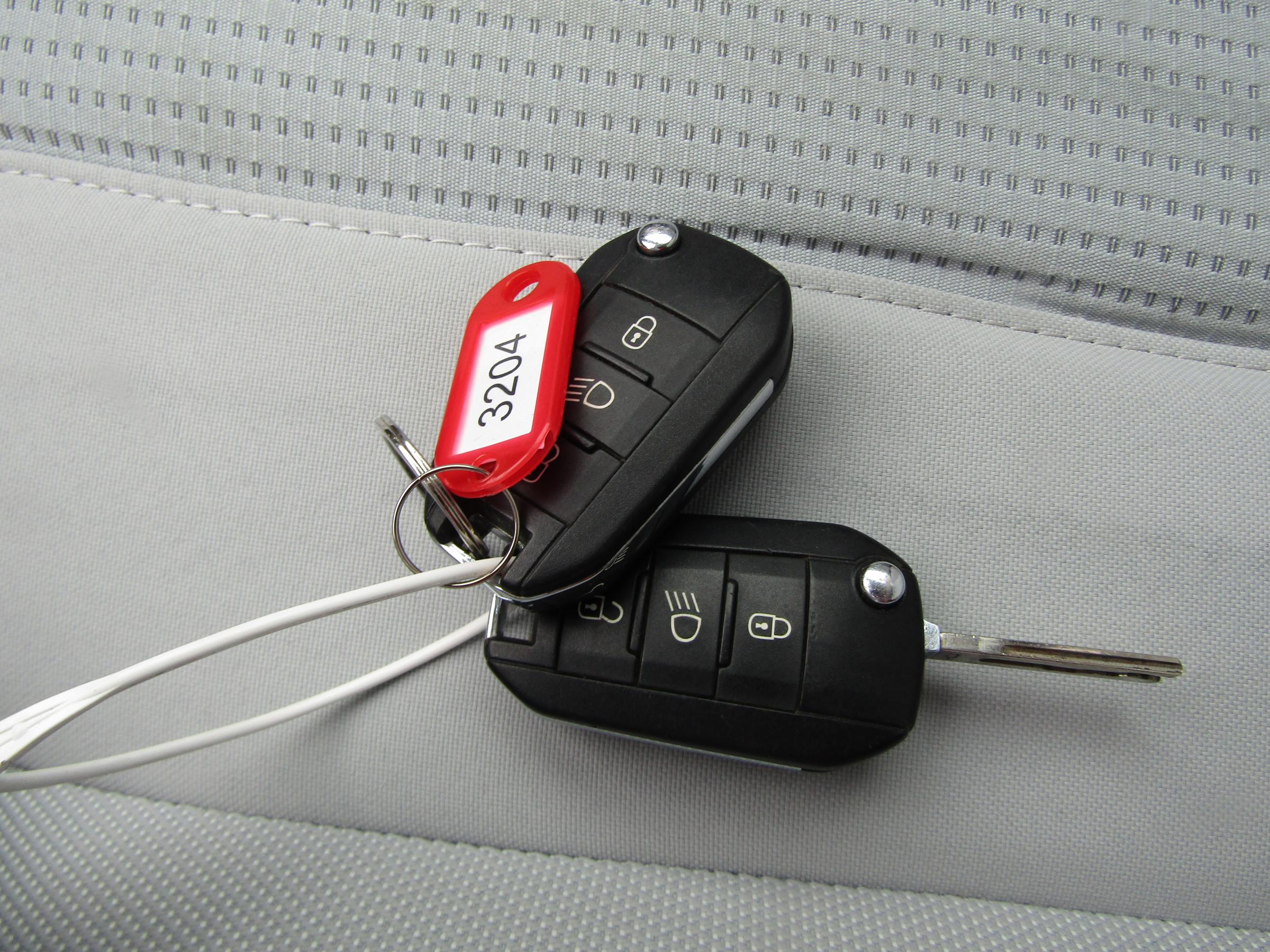 Peugeot 308, 2014 - pohled č. 20