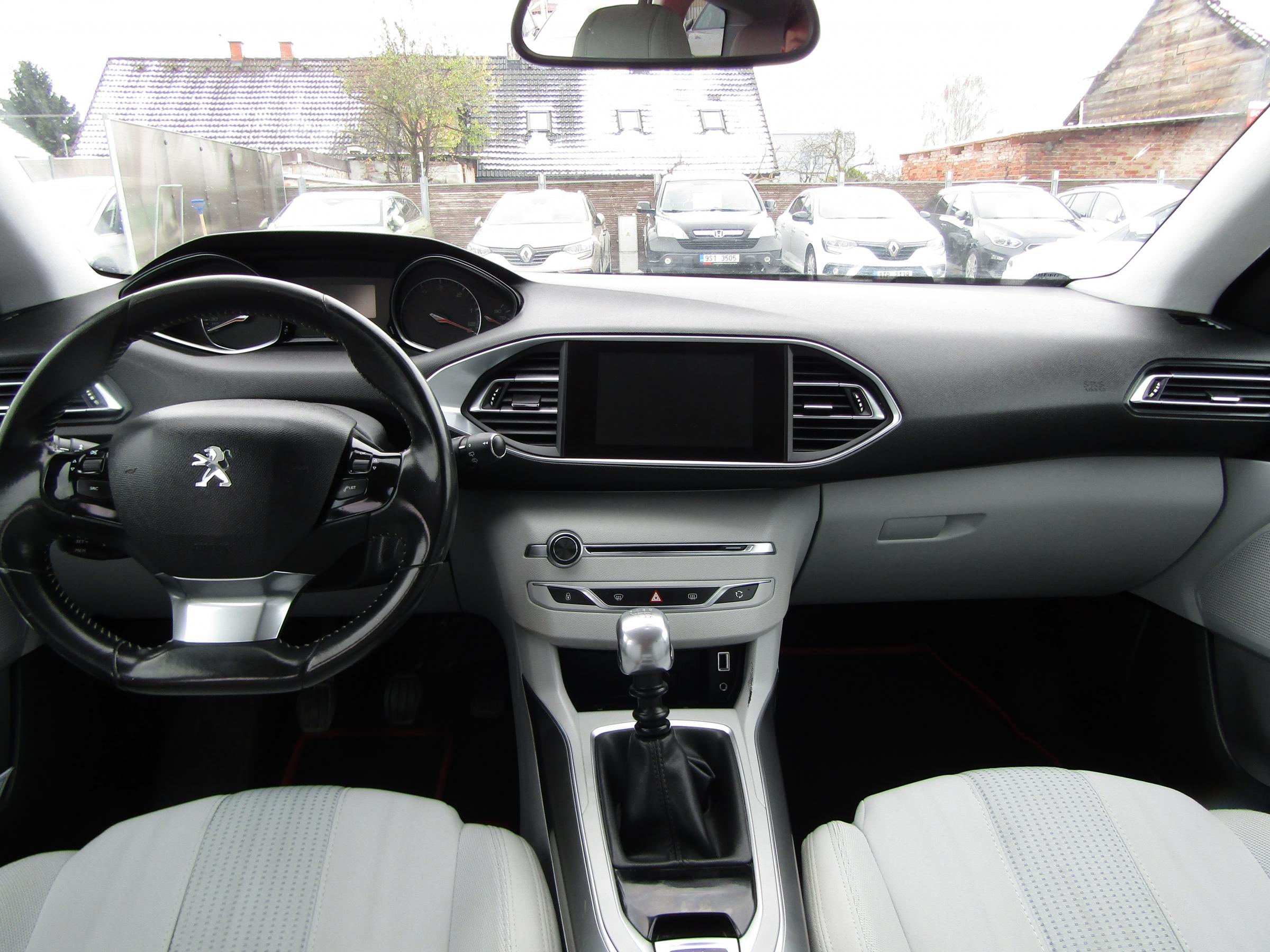 Peugeot 308, 2014 - pohled č. 8