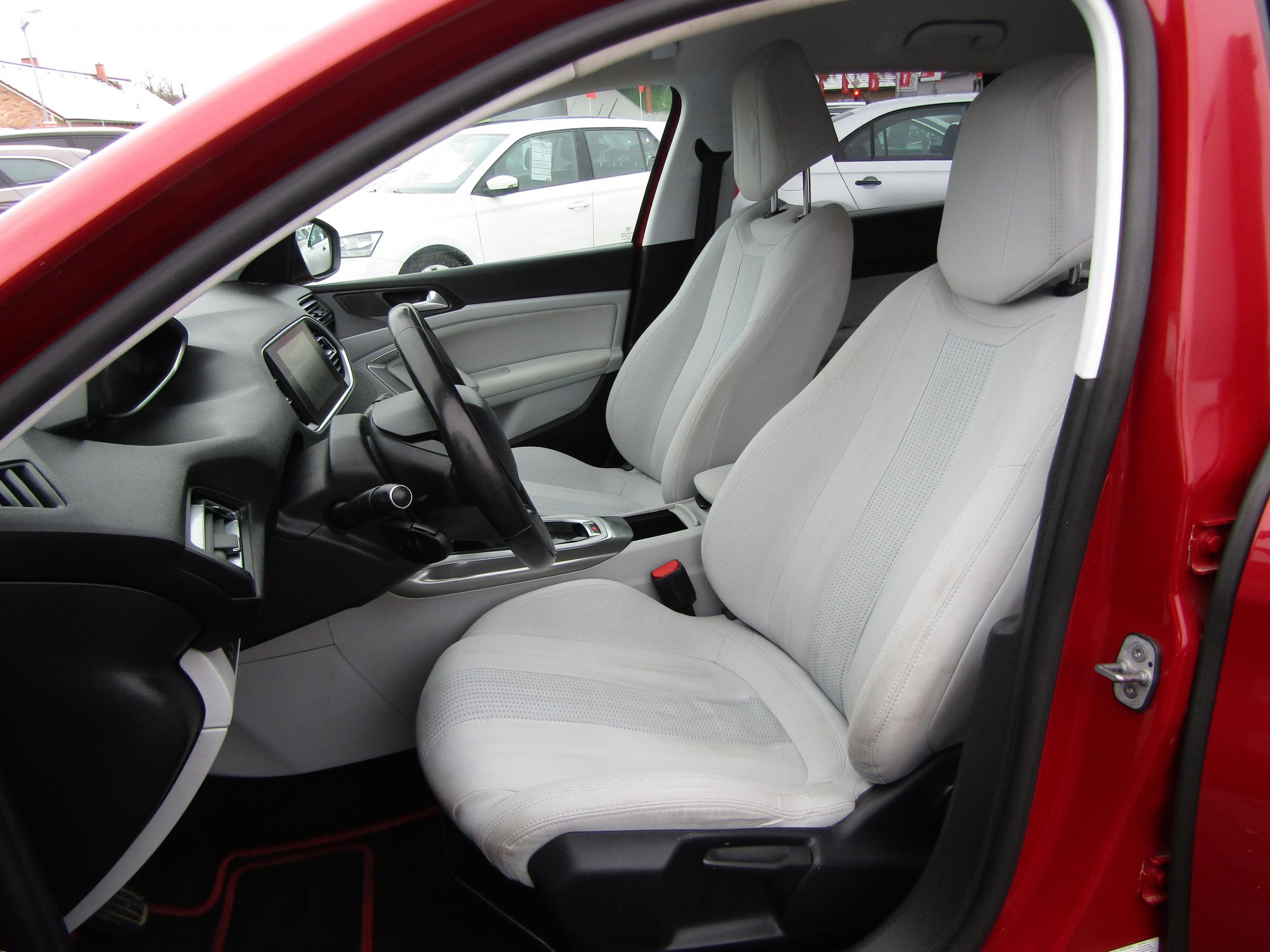 Peugeot 308, 2014 - pohled č. 9