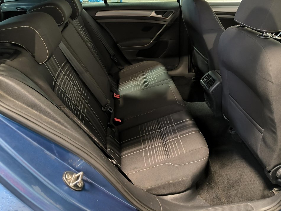 Volkswagen Golf 1.2 TSi 