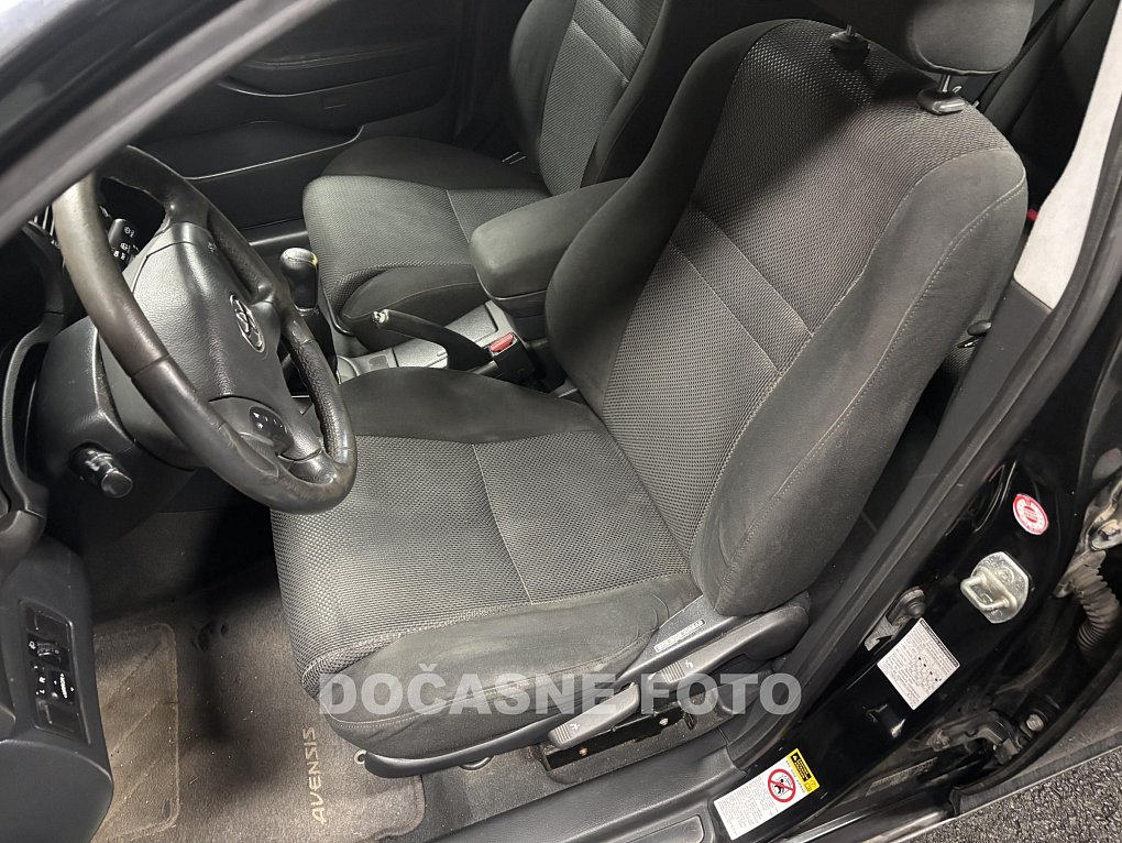 Toyota Avensis 1.8i 