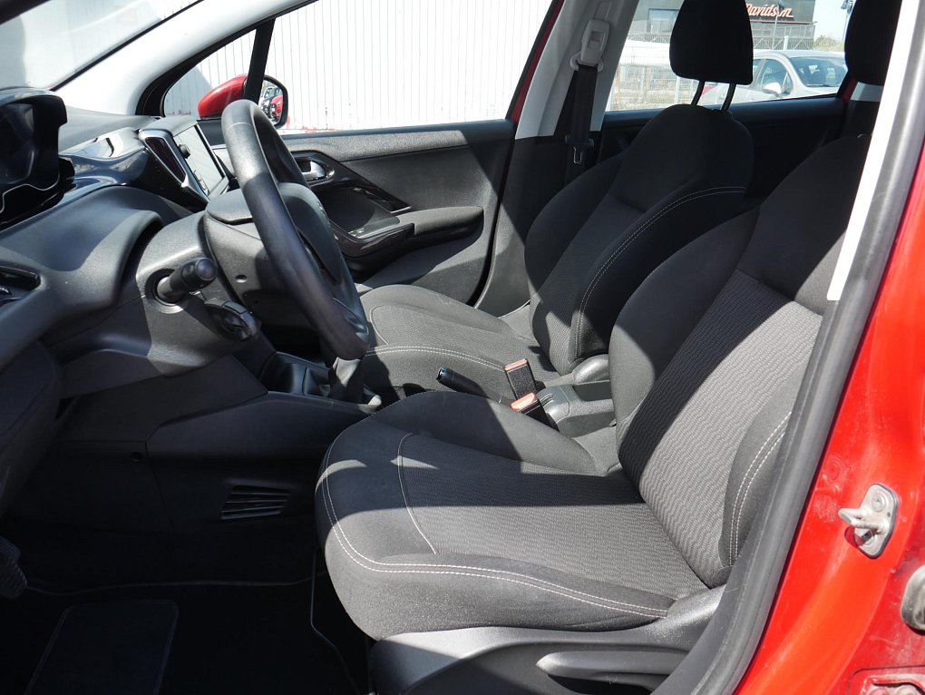 Peugeot 208 1.2 PT 
