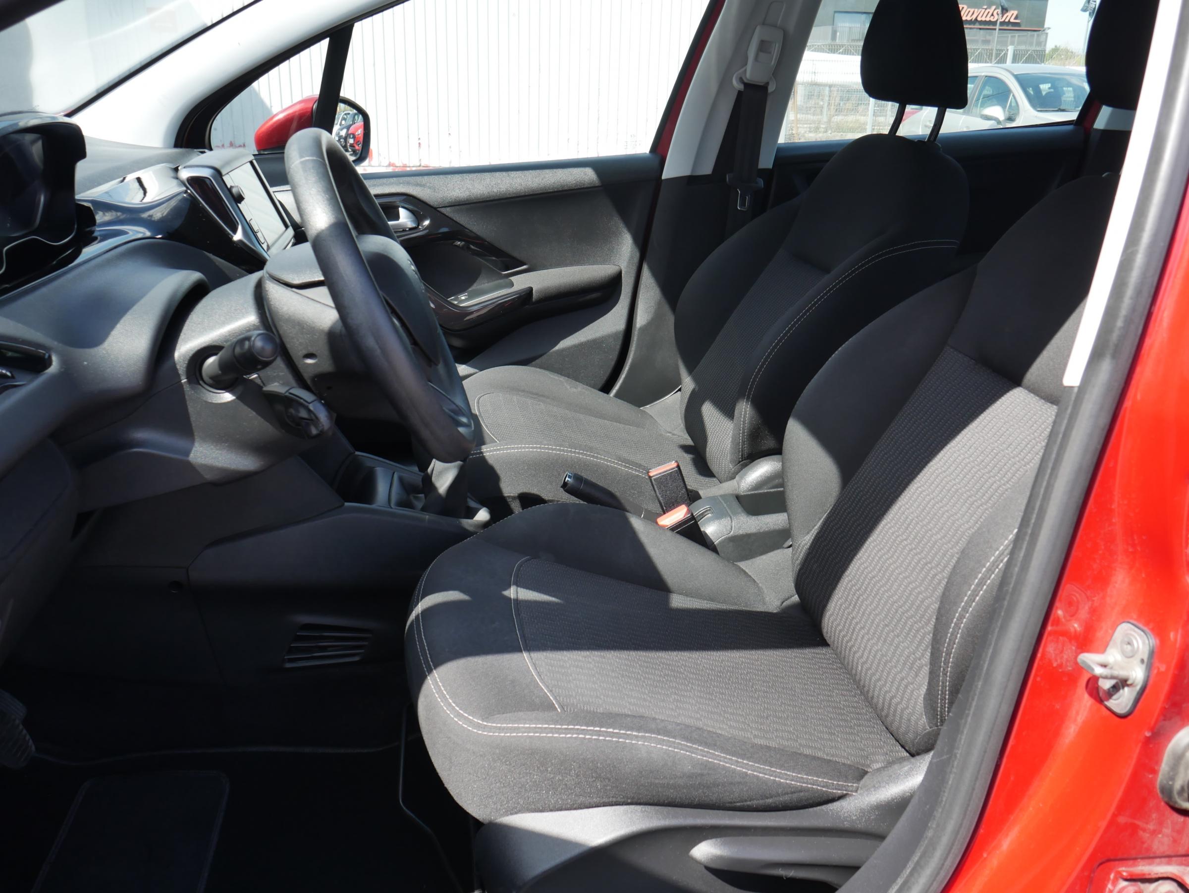 Peugeot 208, 2018 - pohled č. 9