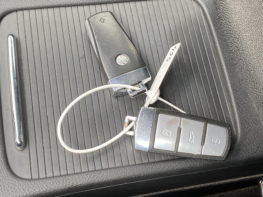 Volkswagen Passat 1.6 FSi 