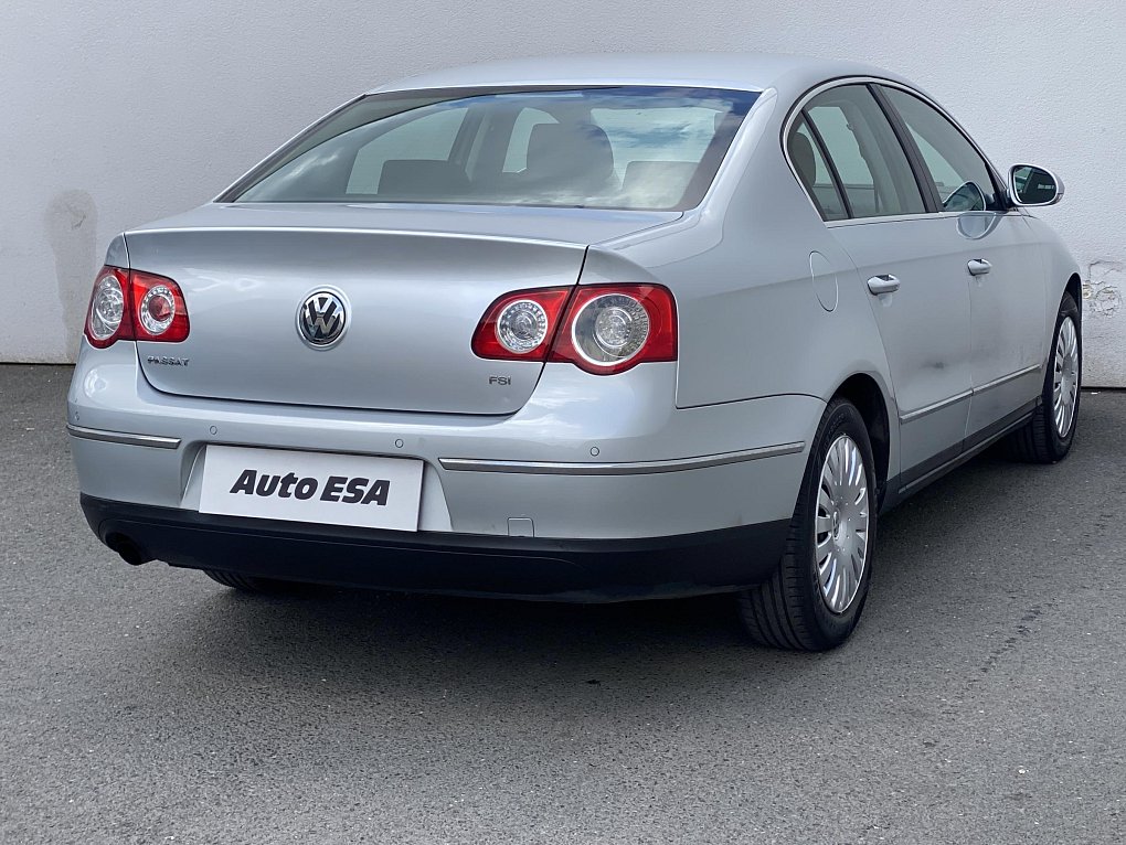 Volkswagen Passat 1.6 FSi 