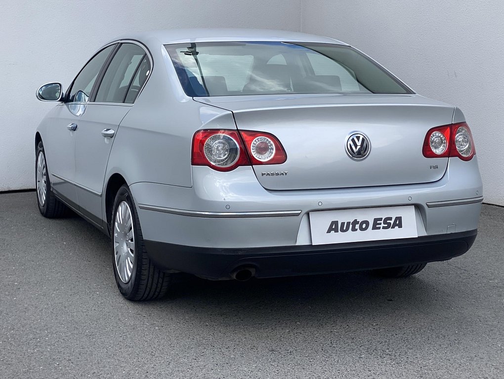 Volkswagen Passat 1.6 FSi 