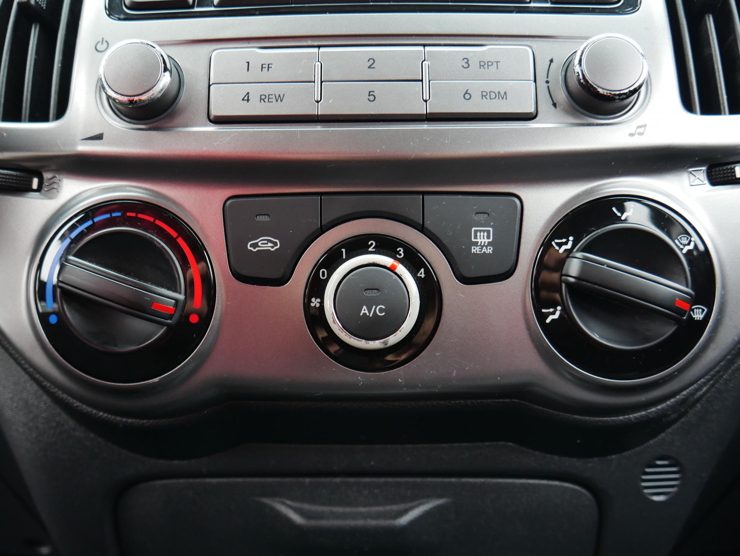 Hyundai i20, 2013 - pohled č. 13