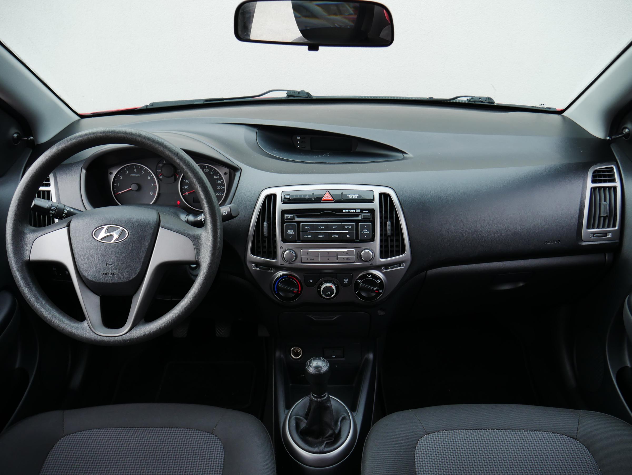 Hyundai i20, 2013 - pohled č. 8