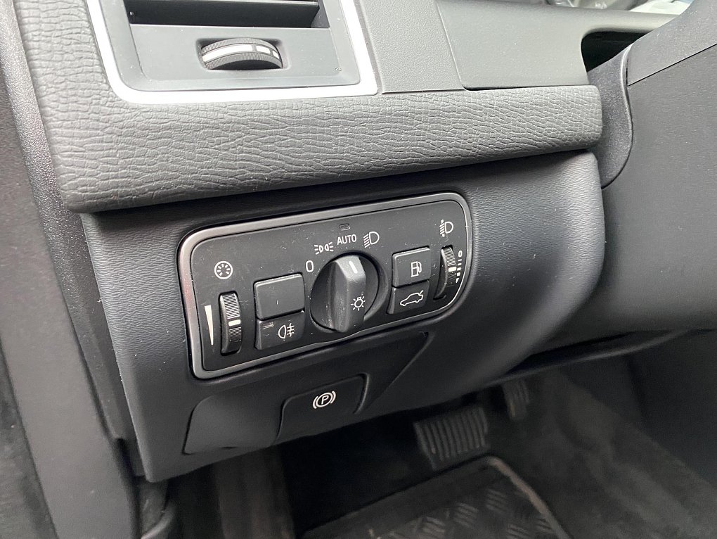 Volvo XC60 2.4 D4 Momentum AWD