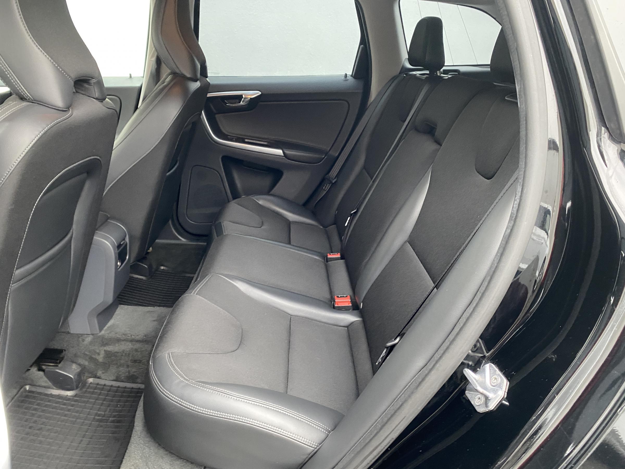 Volvo XC60, 2016 - pohled č. 10