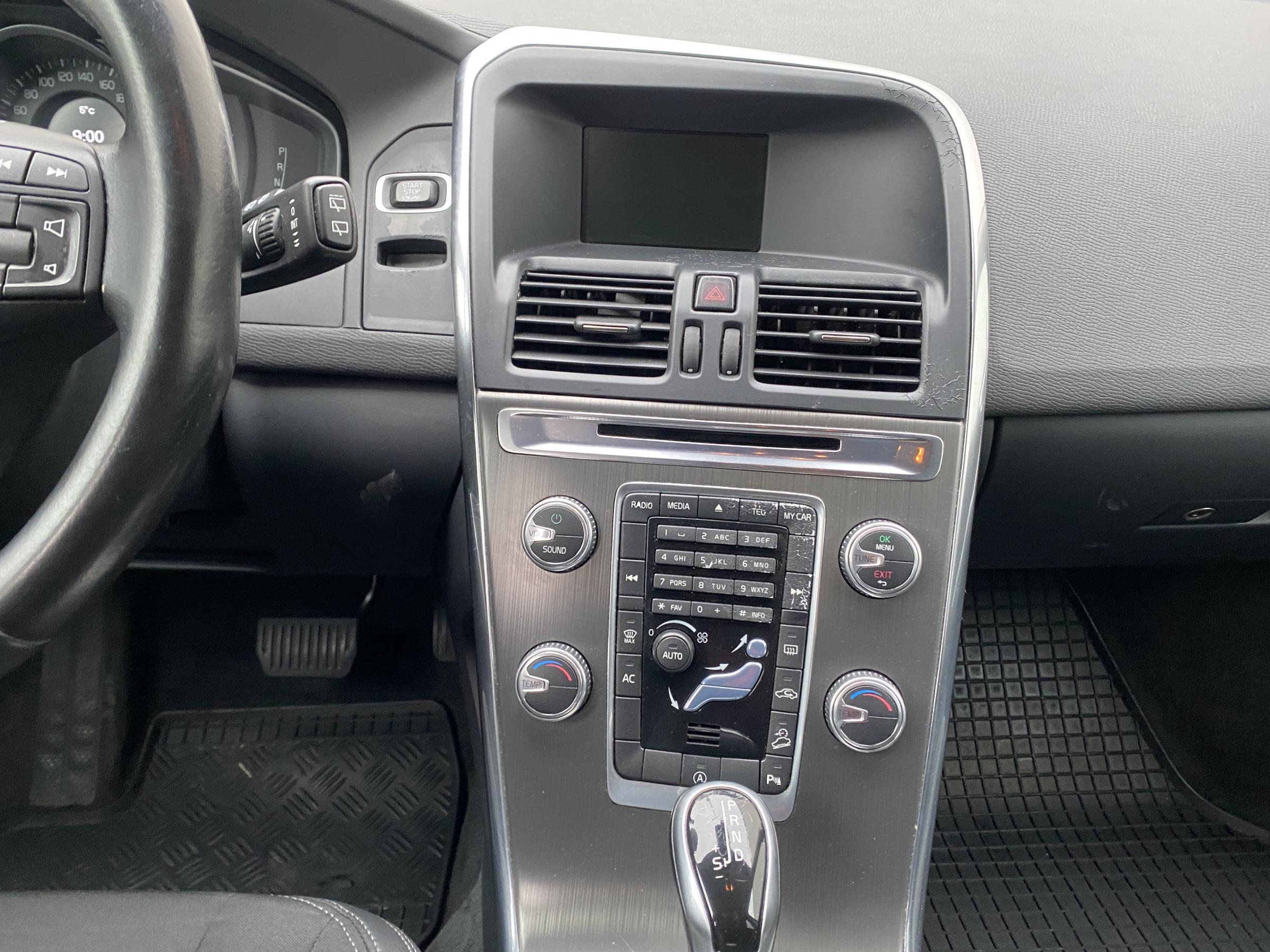 Volvo XC60, 2016 - pohled č. 12