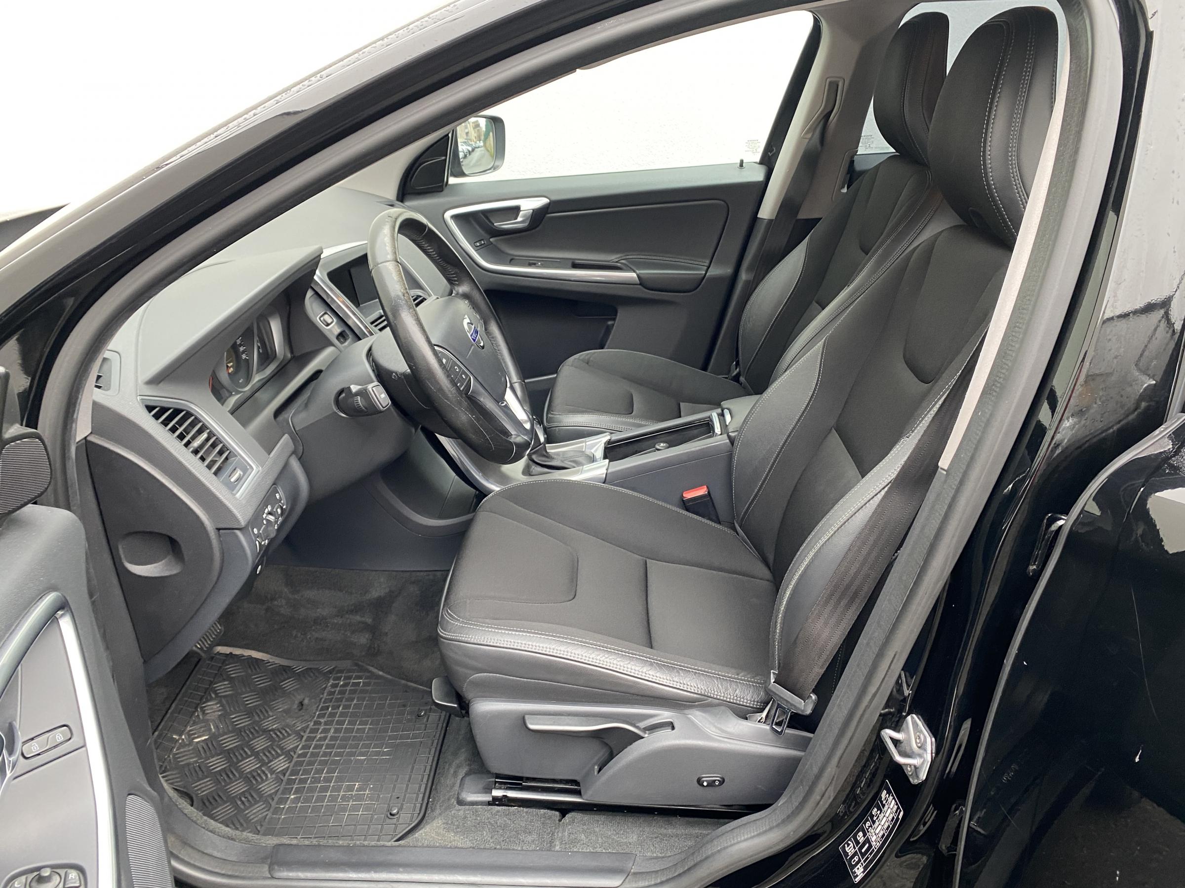 Volvo XC60, 2016 - pohled č. 9