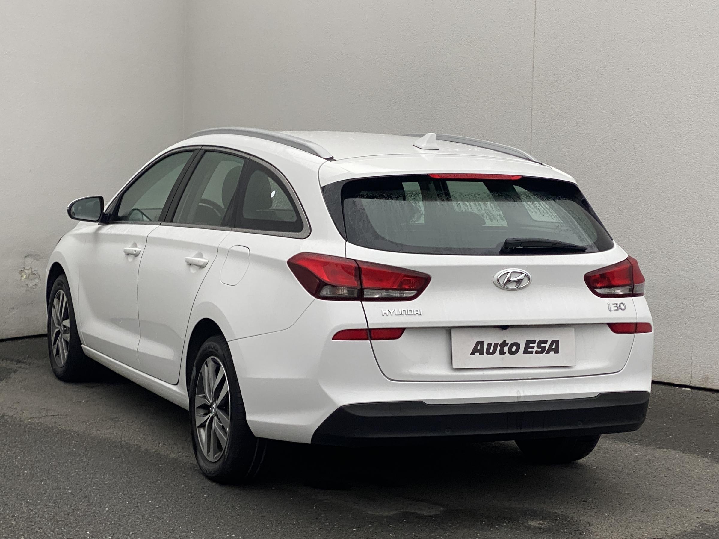 Hyundai i30, 2020 - pohled č. 6