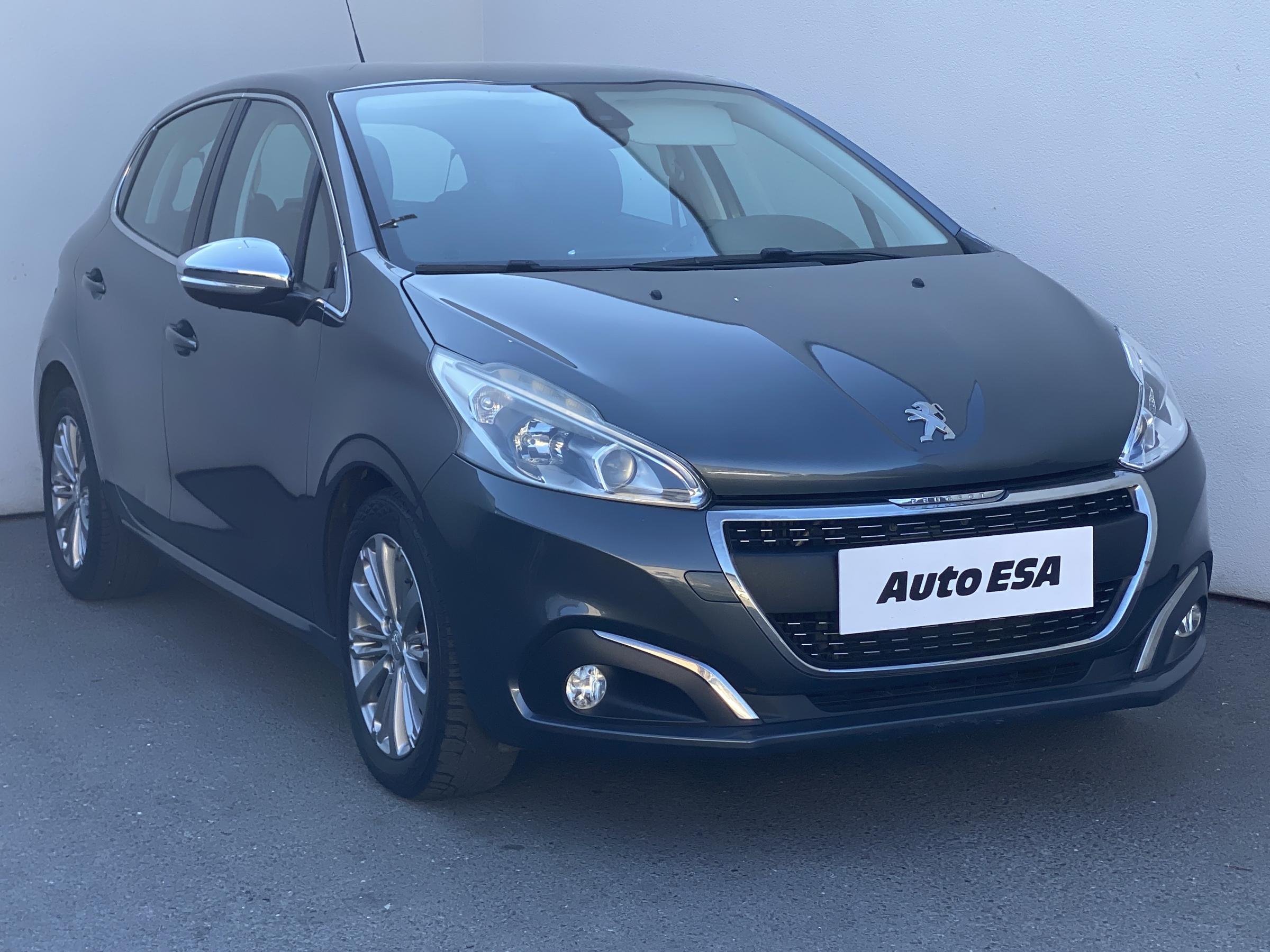 Peugeot 208, 2015 - celkový pohled