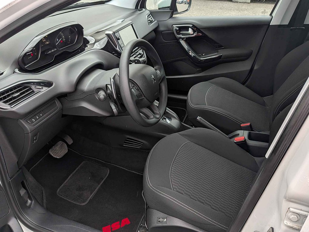 Peugeot 208 1.2 PT 