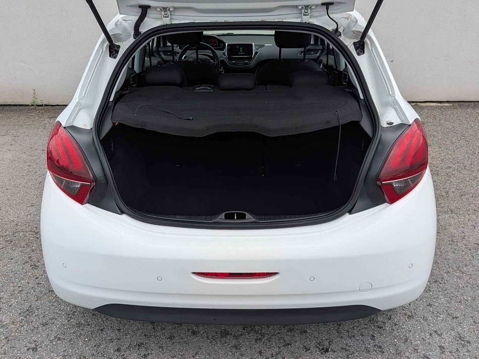 Peugeot 208 1.2 PT 