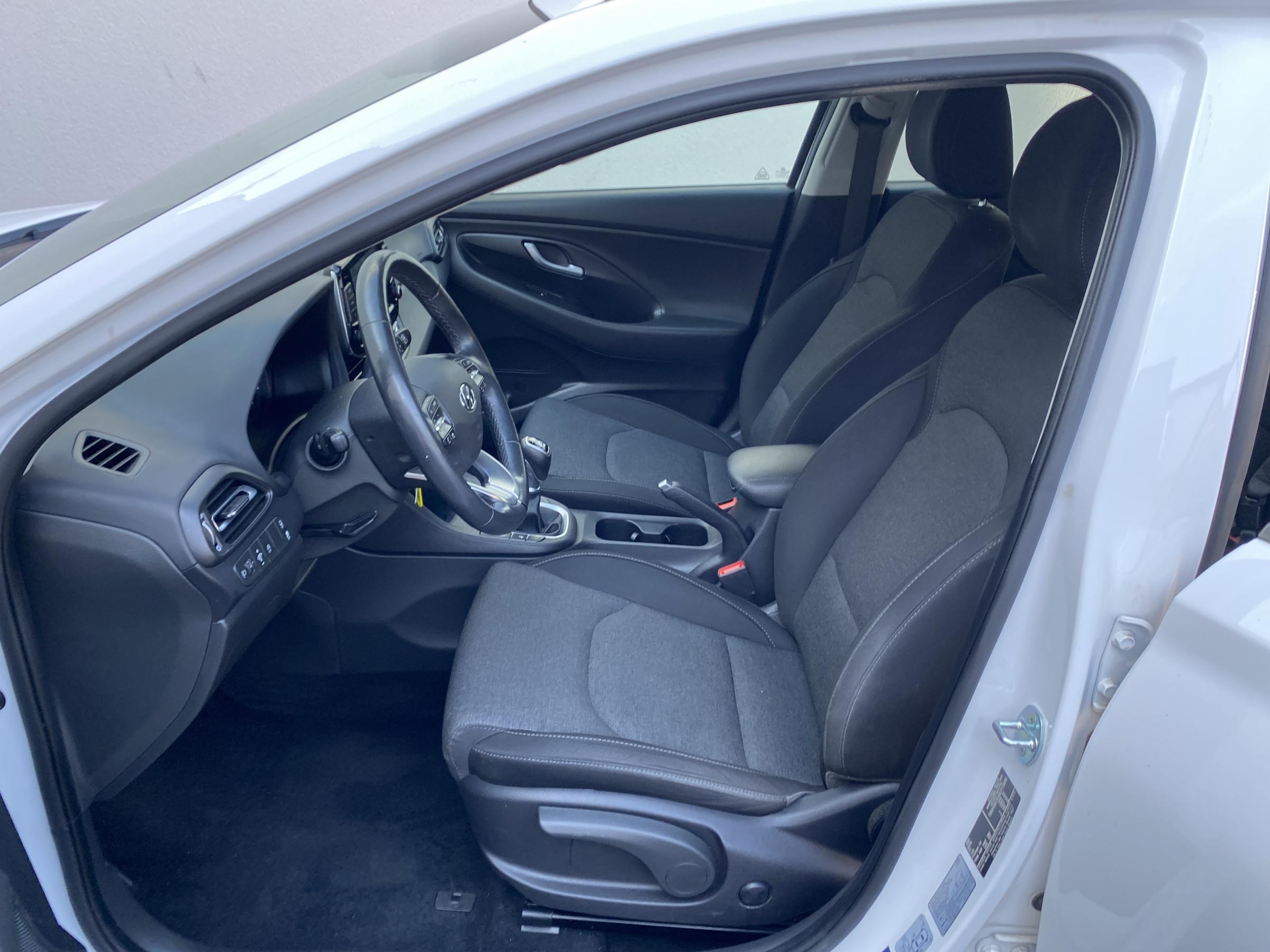 Hyundai i30, 2022 - pohled č. 13