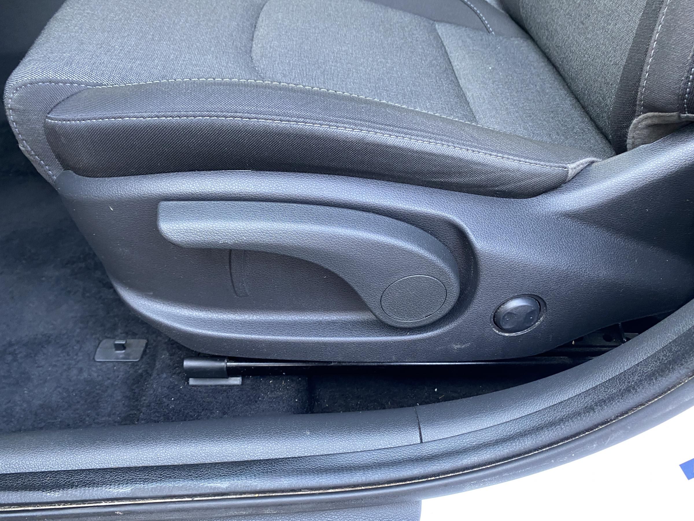 Hyundai i30, 2022 - pohled č. 16