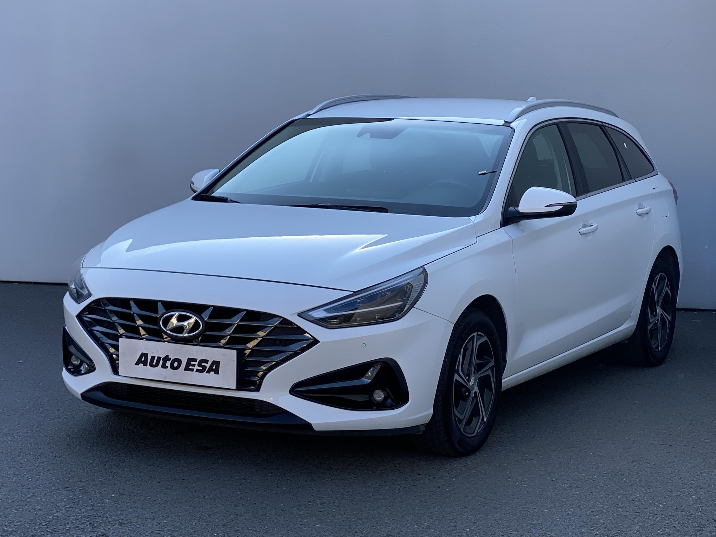 Hyundai i30, 2022 - pohled č. 3