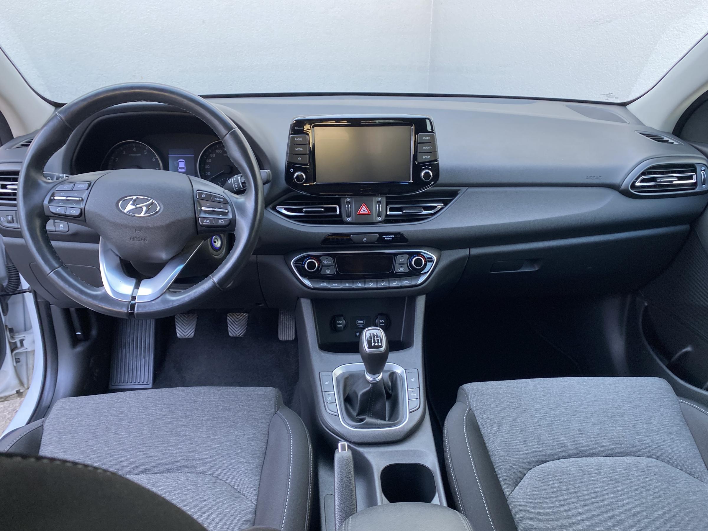 Hyundai i30, 2022 - pohled č. 8