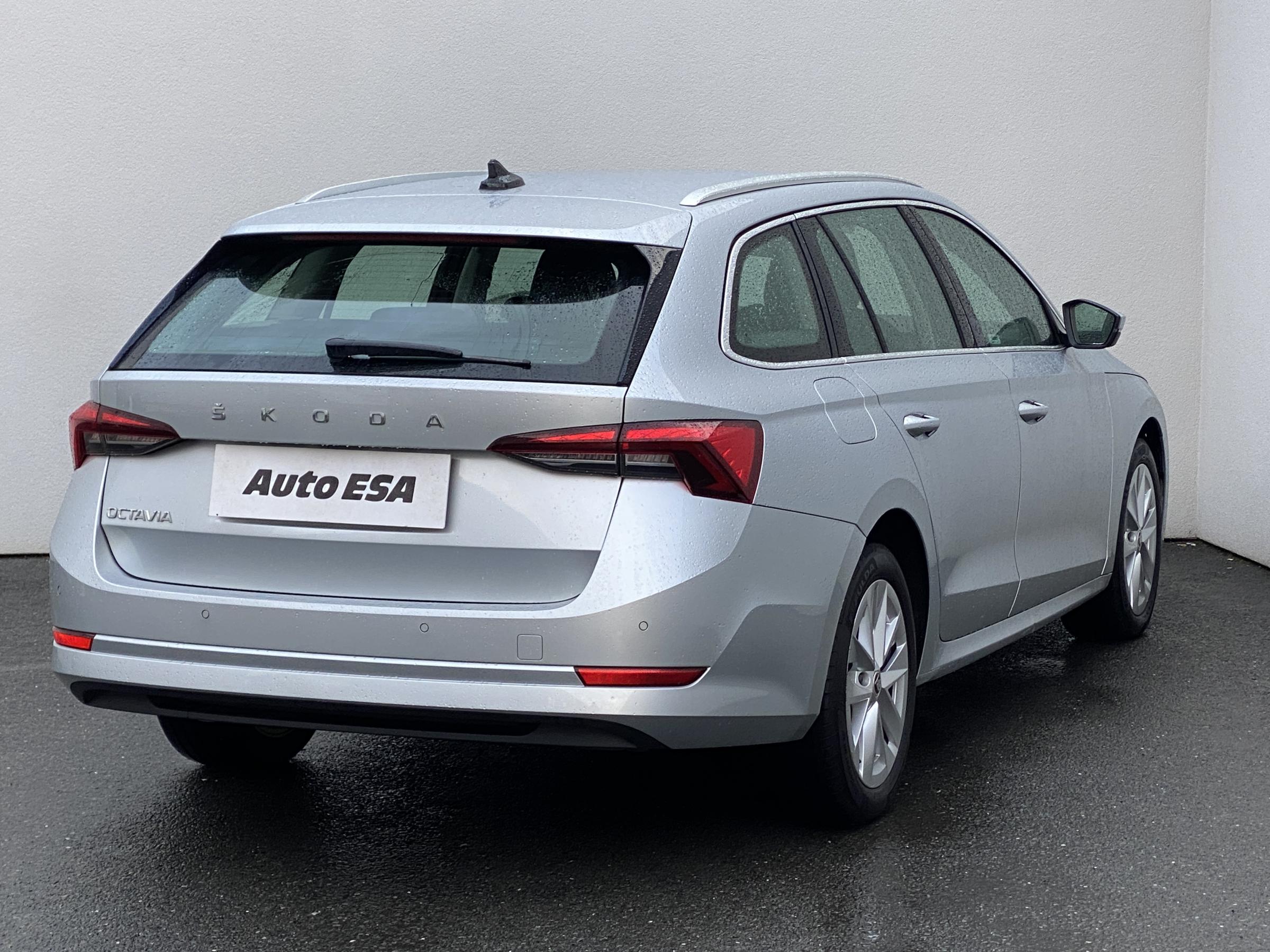Škoda Octavia IV, 2021 - pohled č. 4