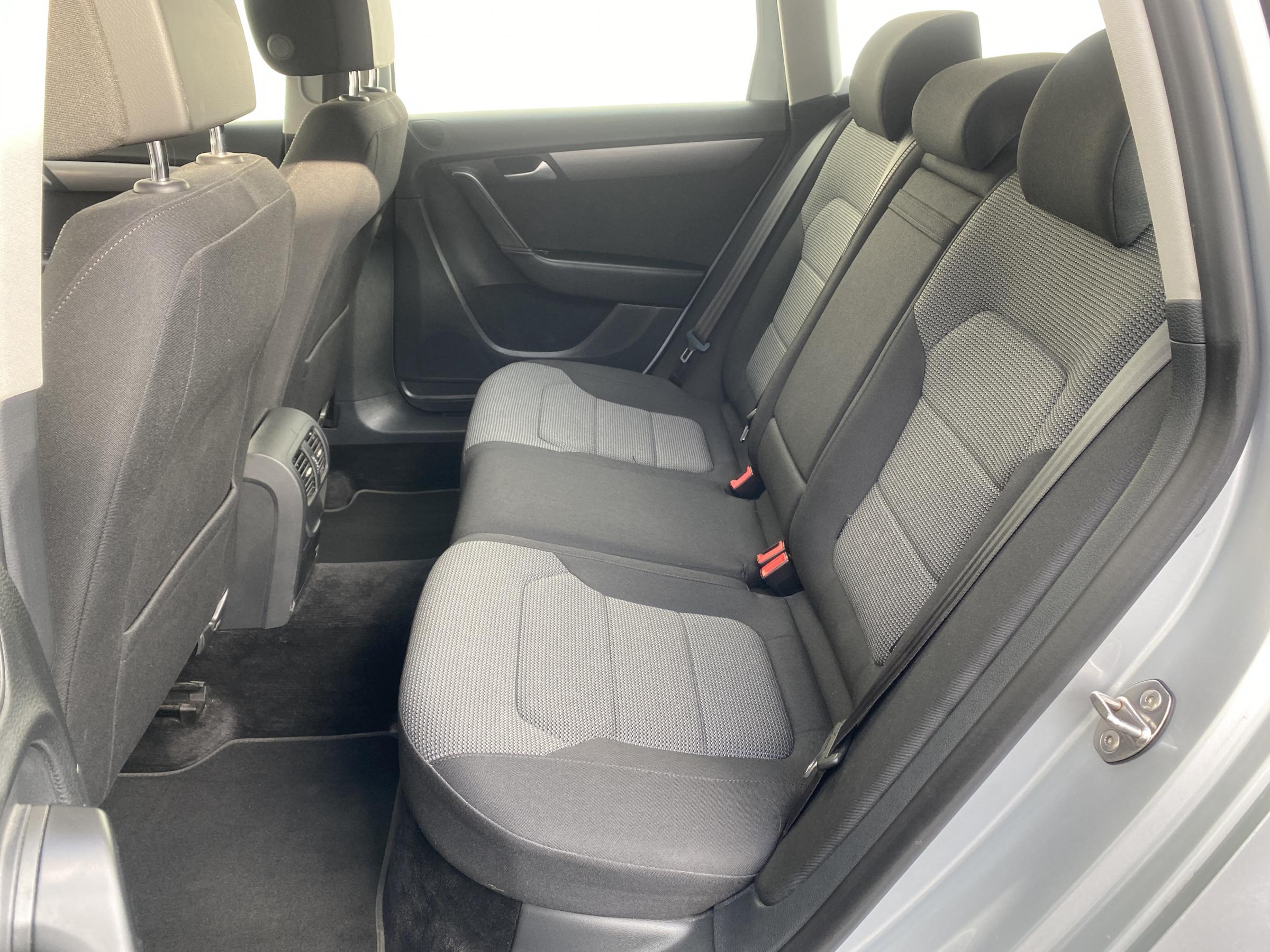 Volkswagen Passat, 2012 - pohled č. 10