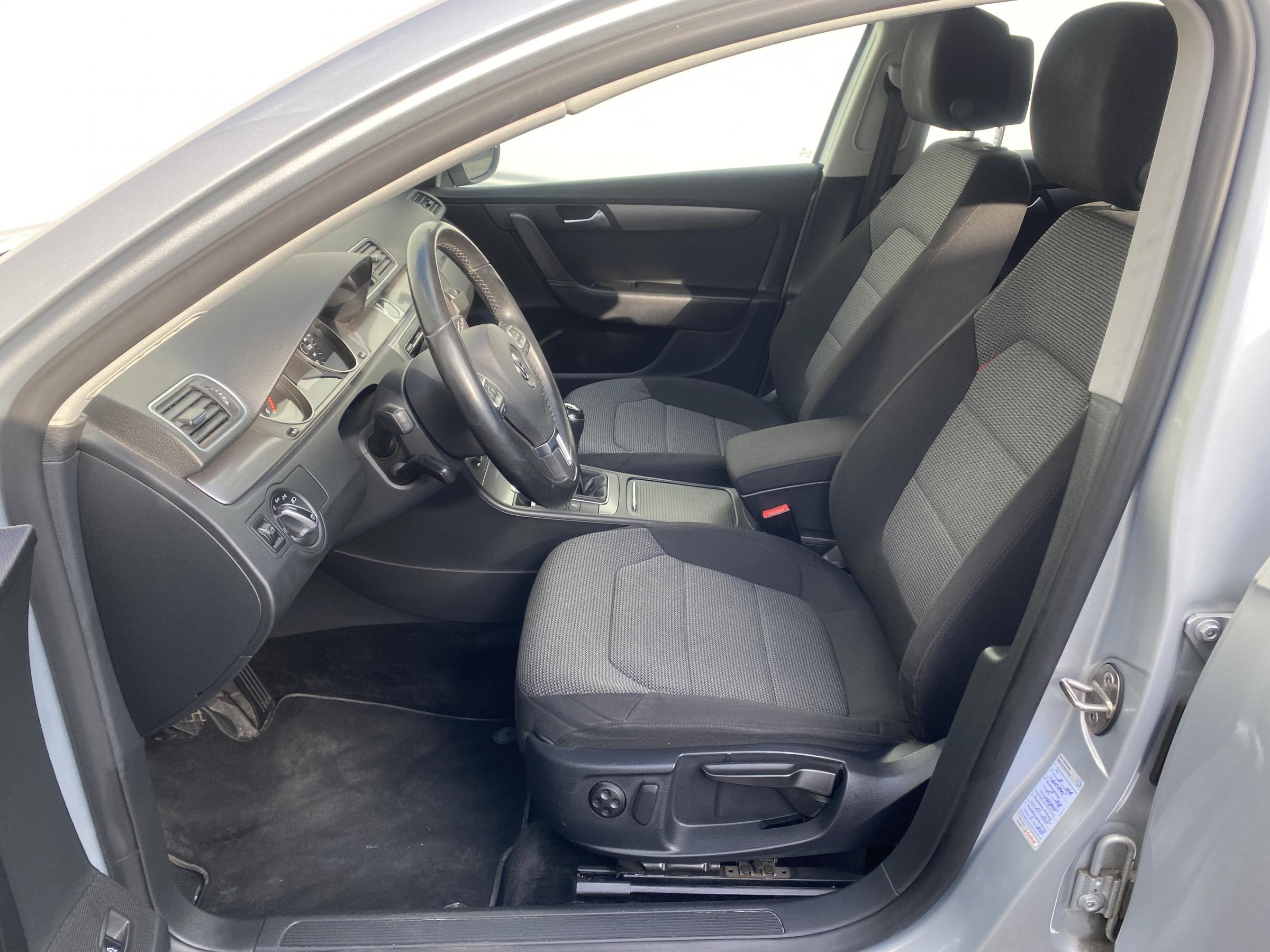 Volkswagen Passat, 2012 - pohled č. 9