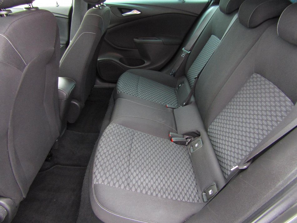 Opel Astra 1.2T  SportsTourer