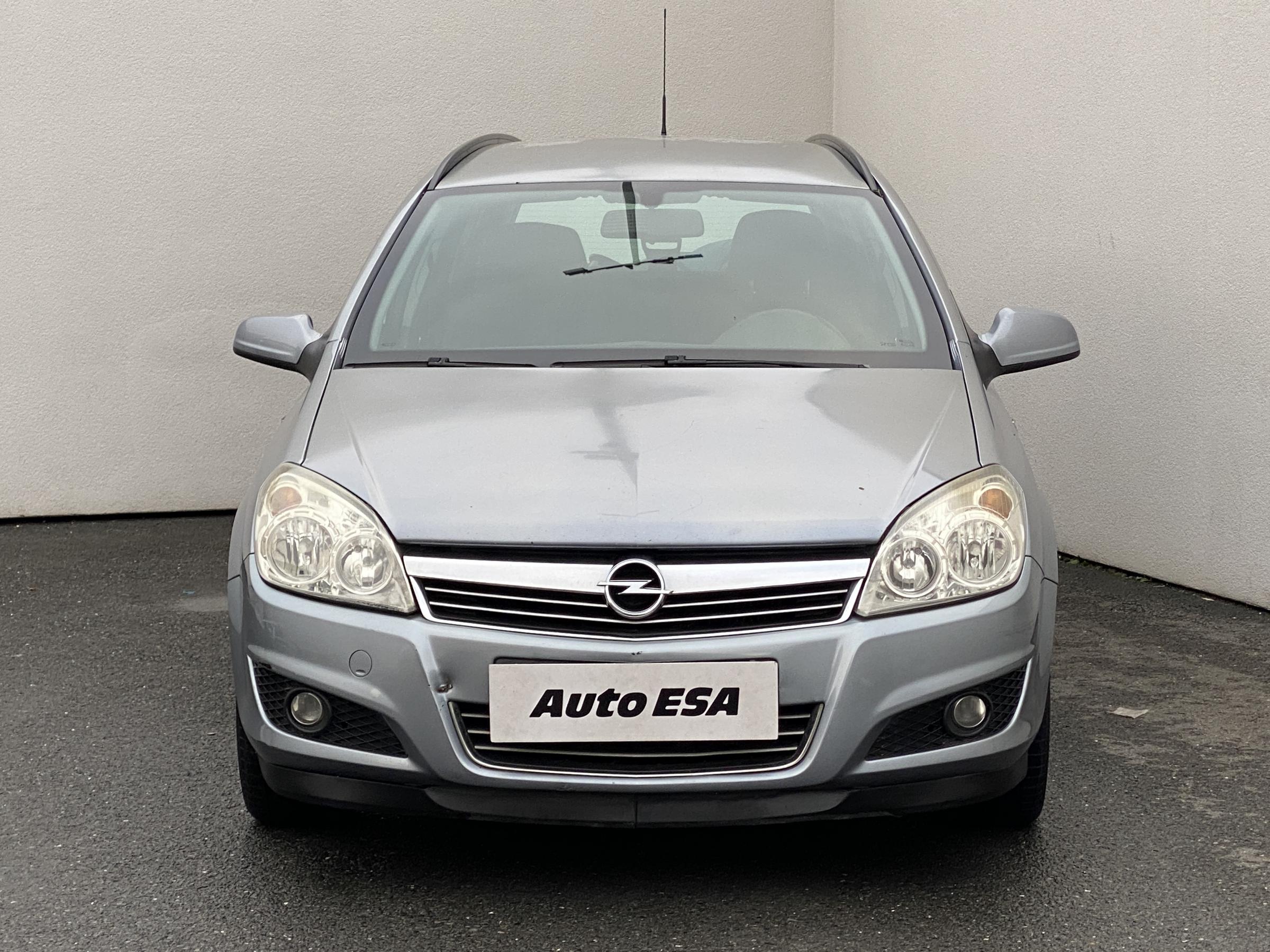 Opel Astra, 2008 - pohled č. 2