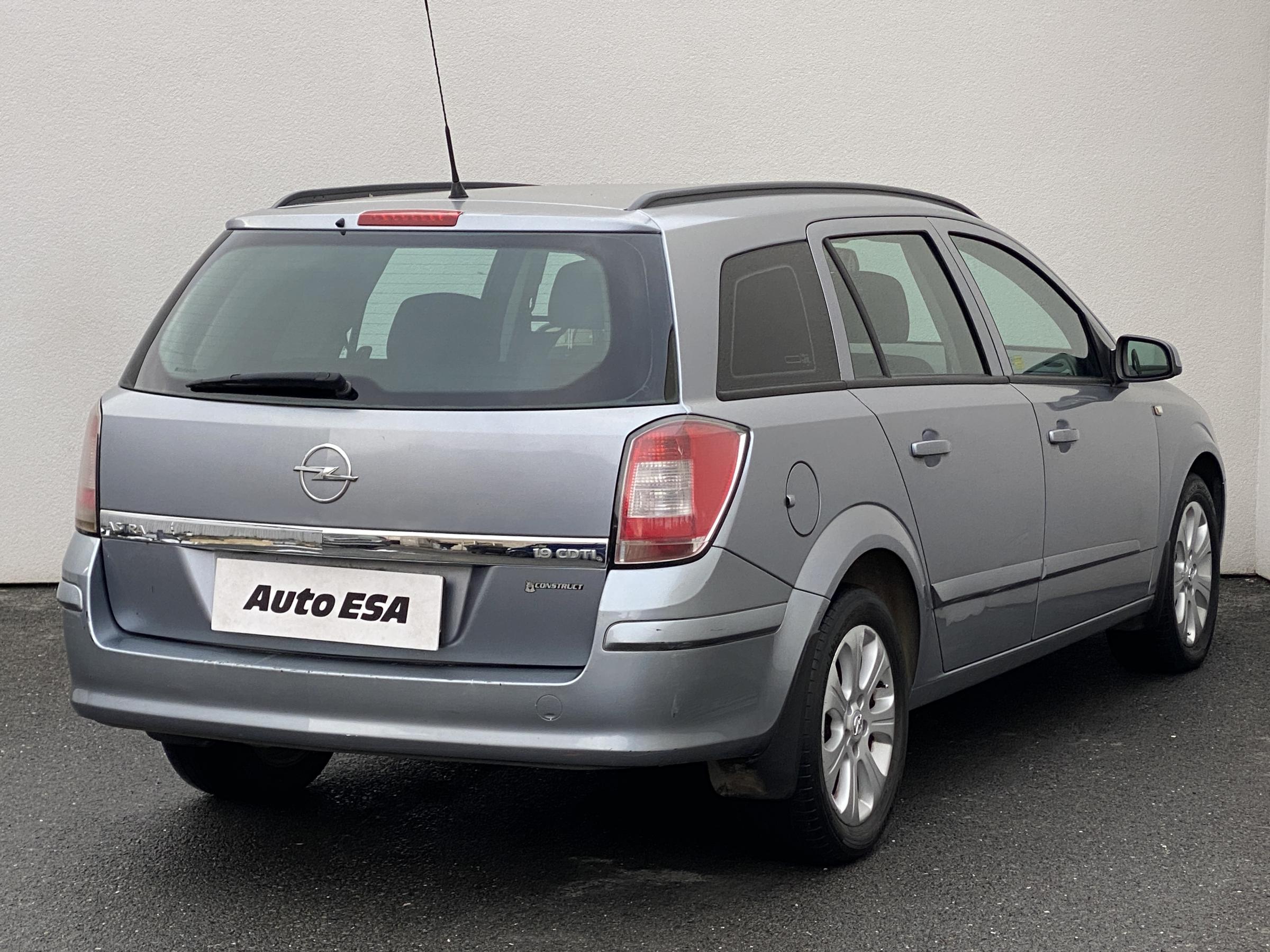 Opel Astra, 2008 - pohled č. 4