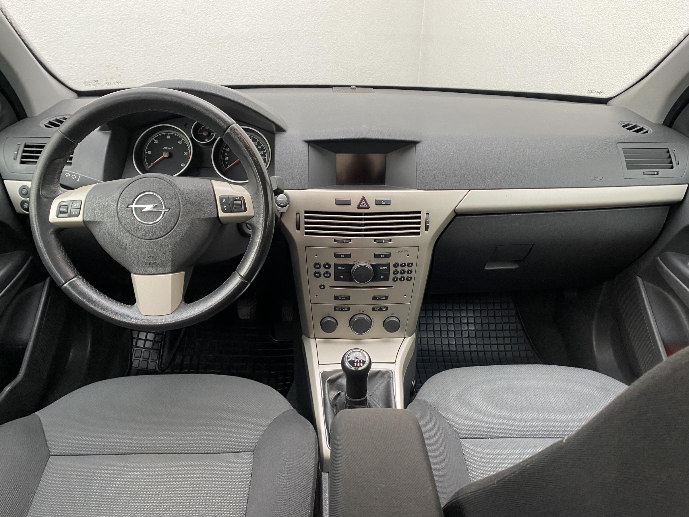 Opel Astra, 2008 - pohled č. 8