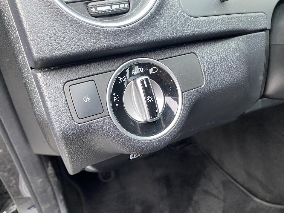 Mercedes-Benz Třída C 2.2 CDi Avantgarde C 220