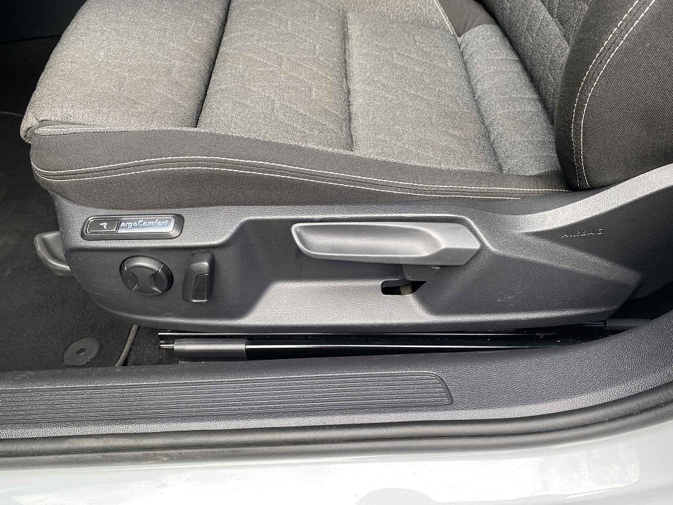 Volkswagen Passat 2.0 TDi Business