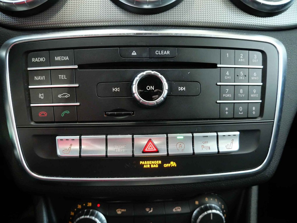 Mercedes-Benz CLA 1.6 CGi  CLA 200