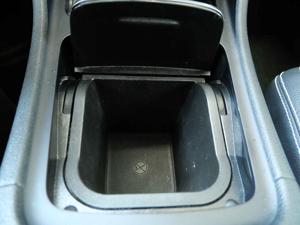 Mercedes-Benz CLA 1.6 CGi  CLA 200