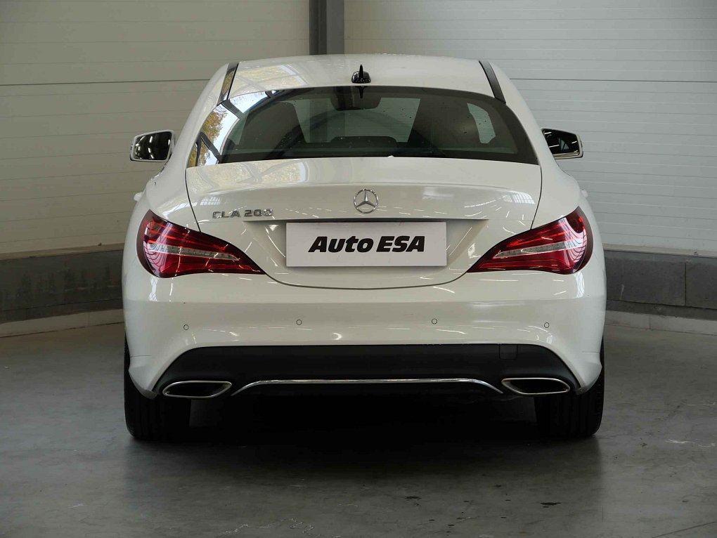 Mercedes-Benz CLA 1.6 CGi  CLA 200