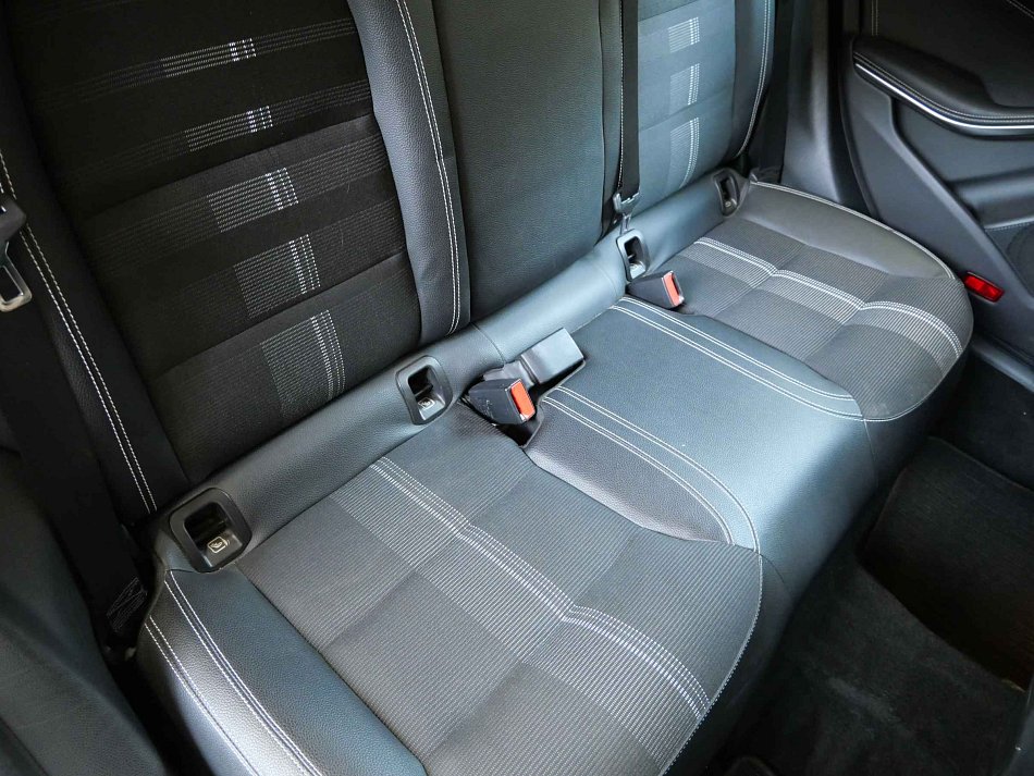 Mercedes-Benz CLA 1.6 CGi  CLA 200