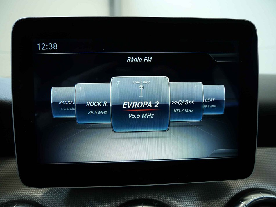 Mercedes-Benz CLA 1.6 CGi  CLA 200