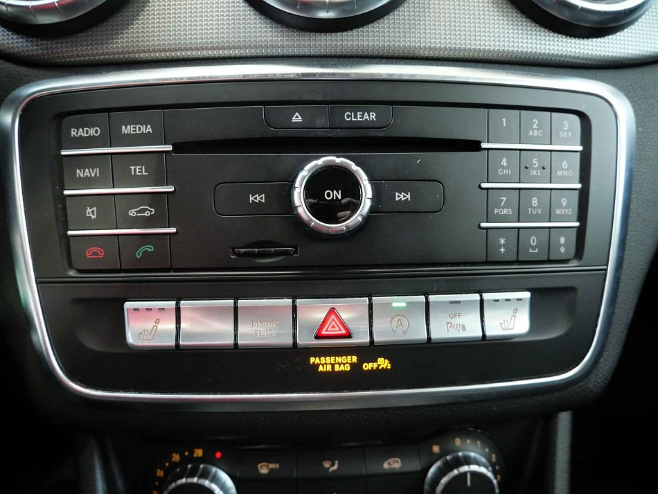 Mercedes-Benz CLA 1.6 CGi  CLA 200