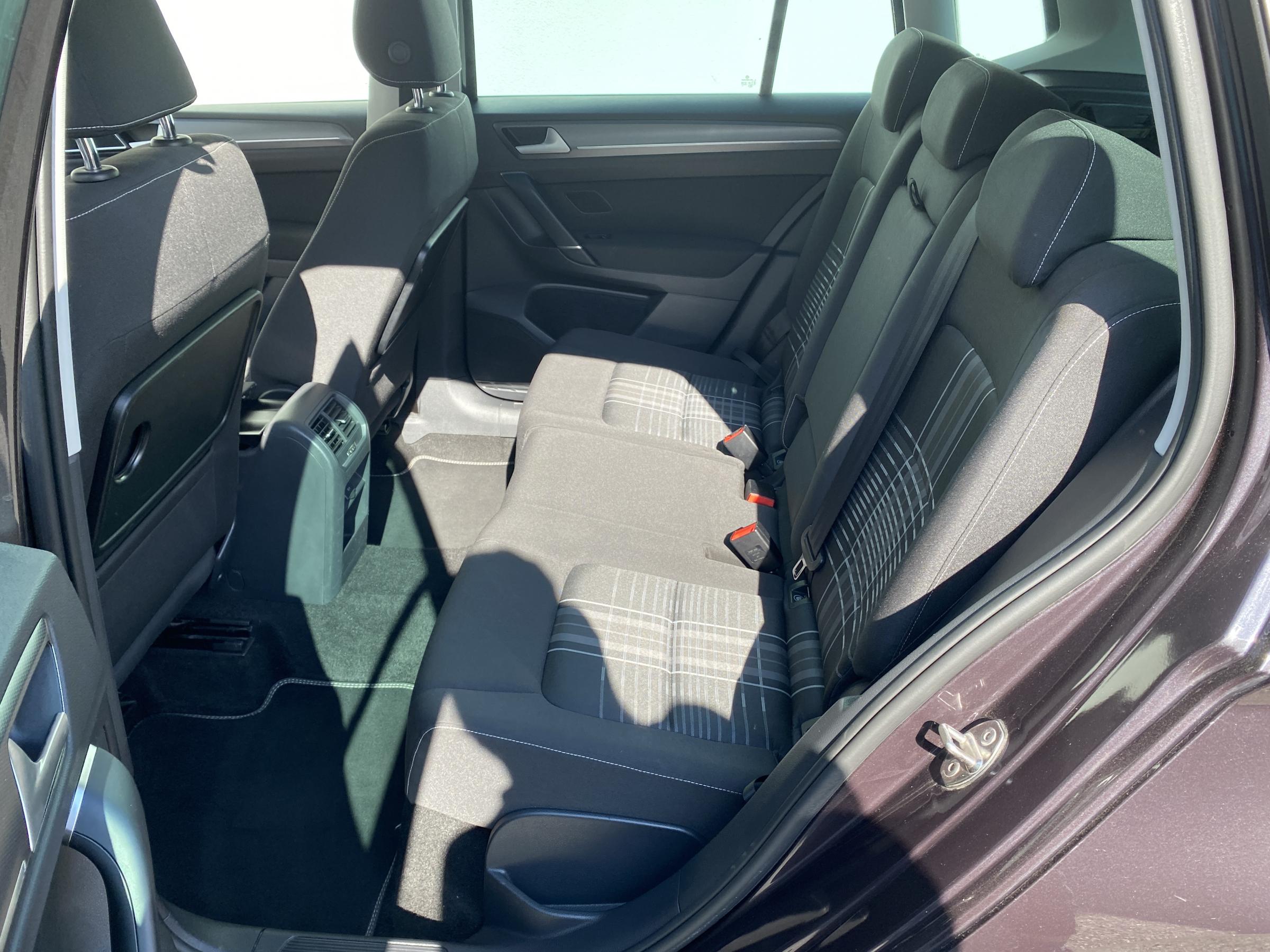 Volkswagen Sportsvan, 2015 - pohled č. 12