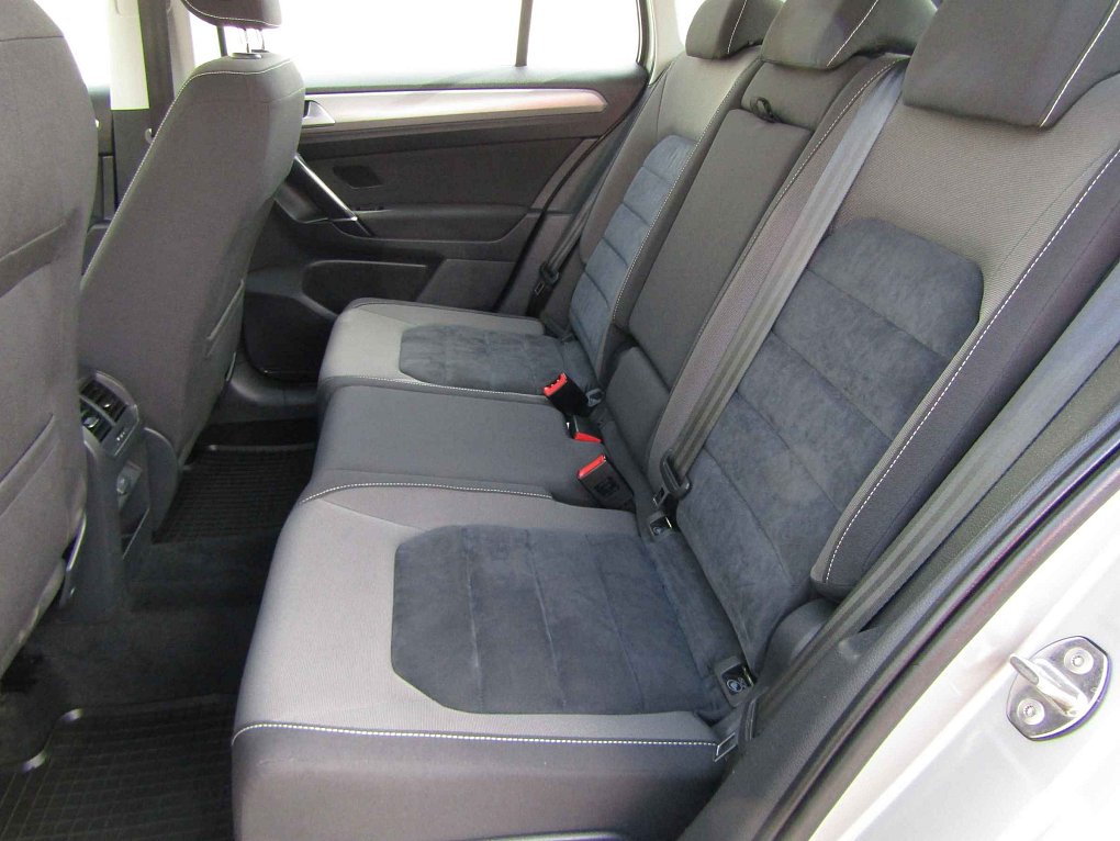 Volkswagen Golf 1.6 TDi 
