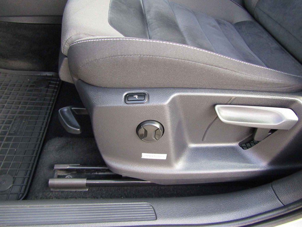Volkswagen Golf 1.6 TDi 