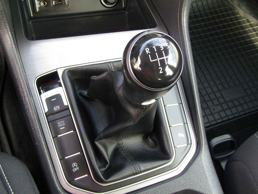 Volkswagen Golf 1.6 TDi 