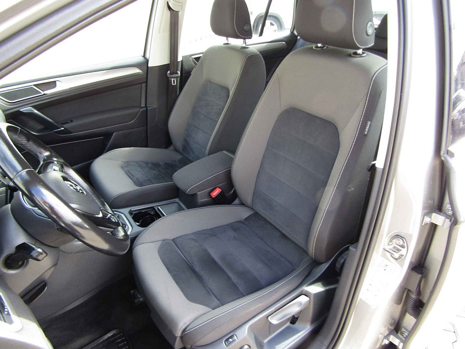 Volkswagen Golf 1.6 TDi 