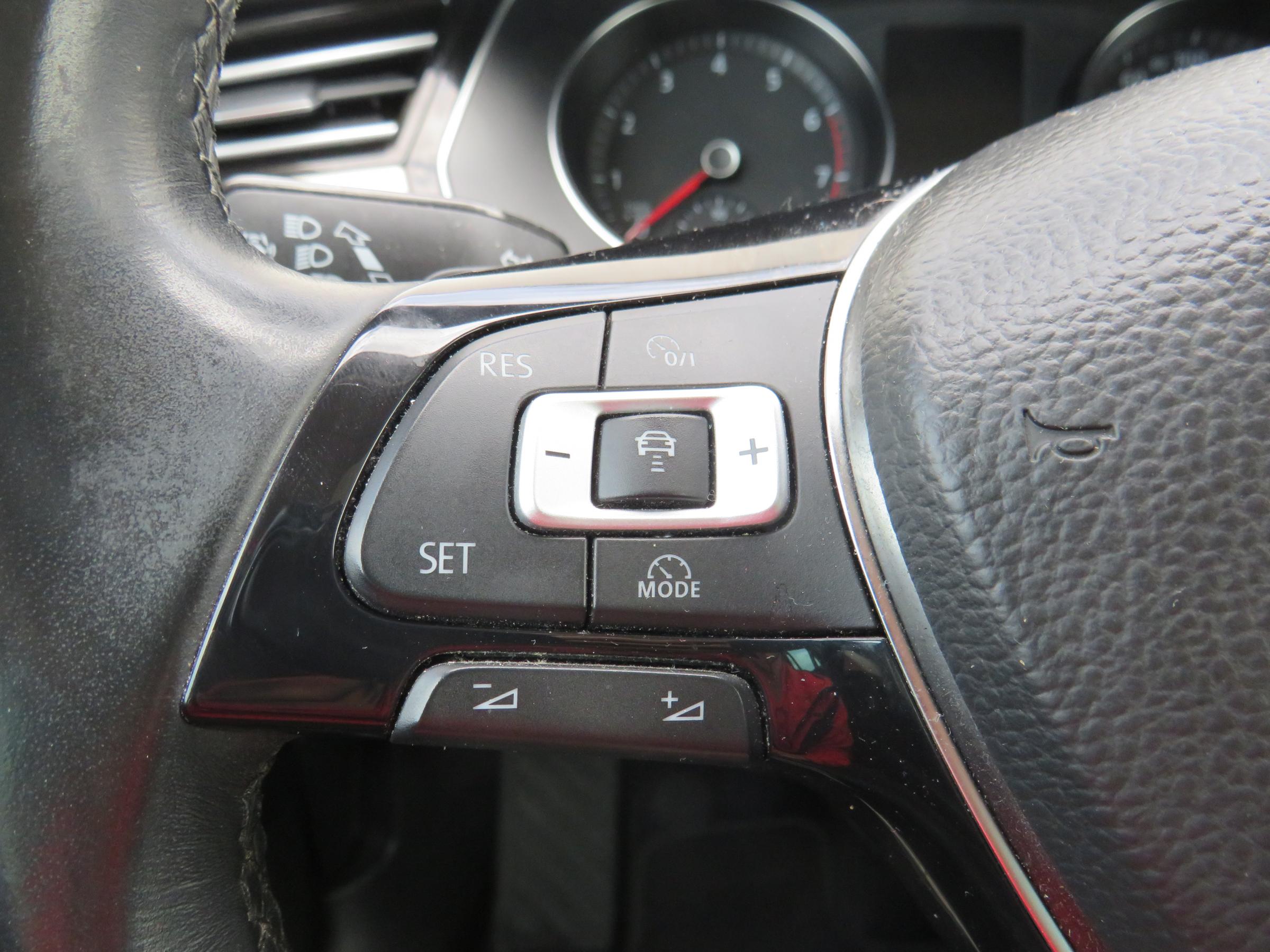 Volkswagen Passat, 2018 - pohled č. 18