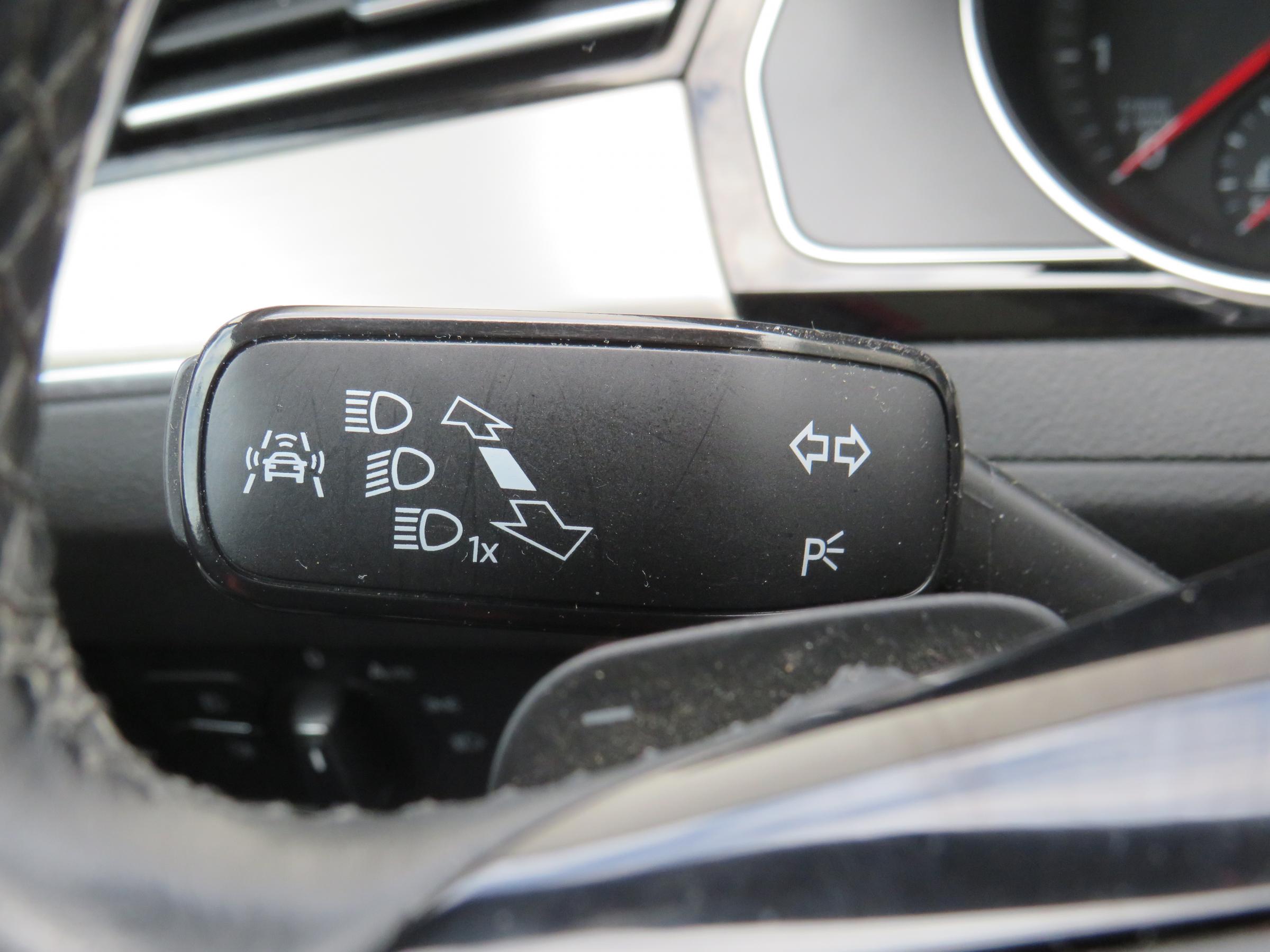 Volkswagen Passat, 2018 - pohled č. 20