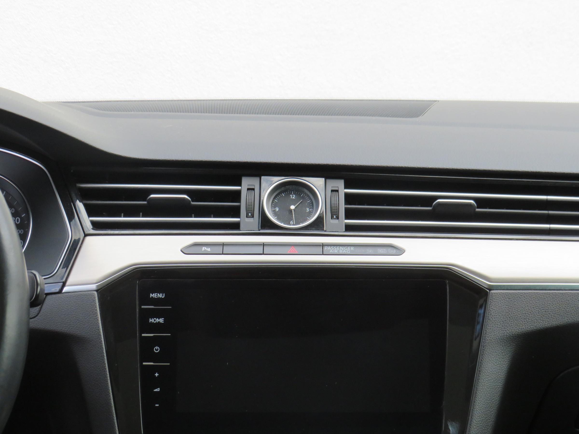 Volkswagen Passat, 2018 - pohled č. 9