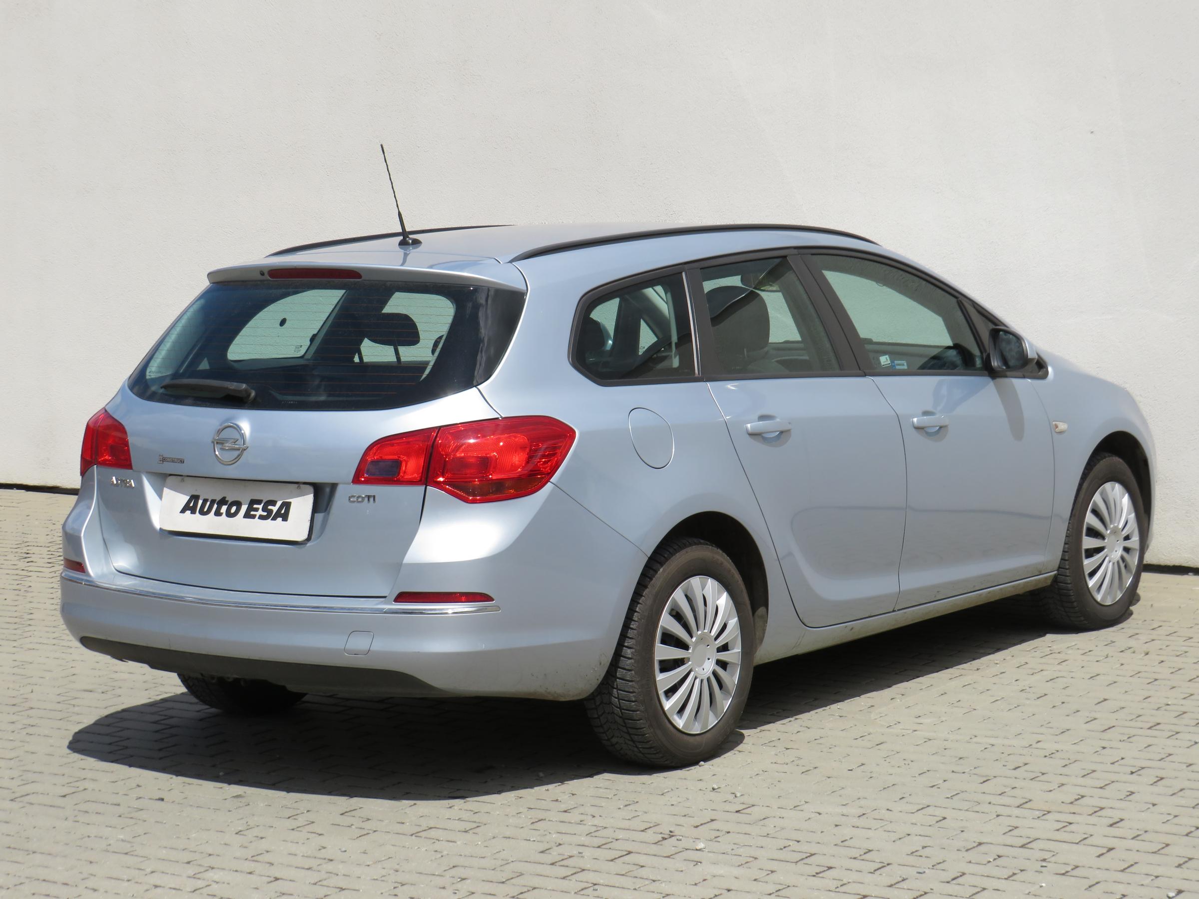 Opel Astra, 2015 - pohled č. 4